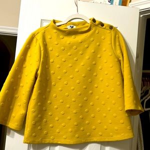 Beautiful yellow sweater only one use